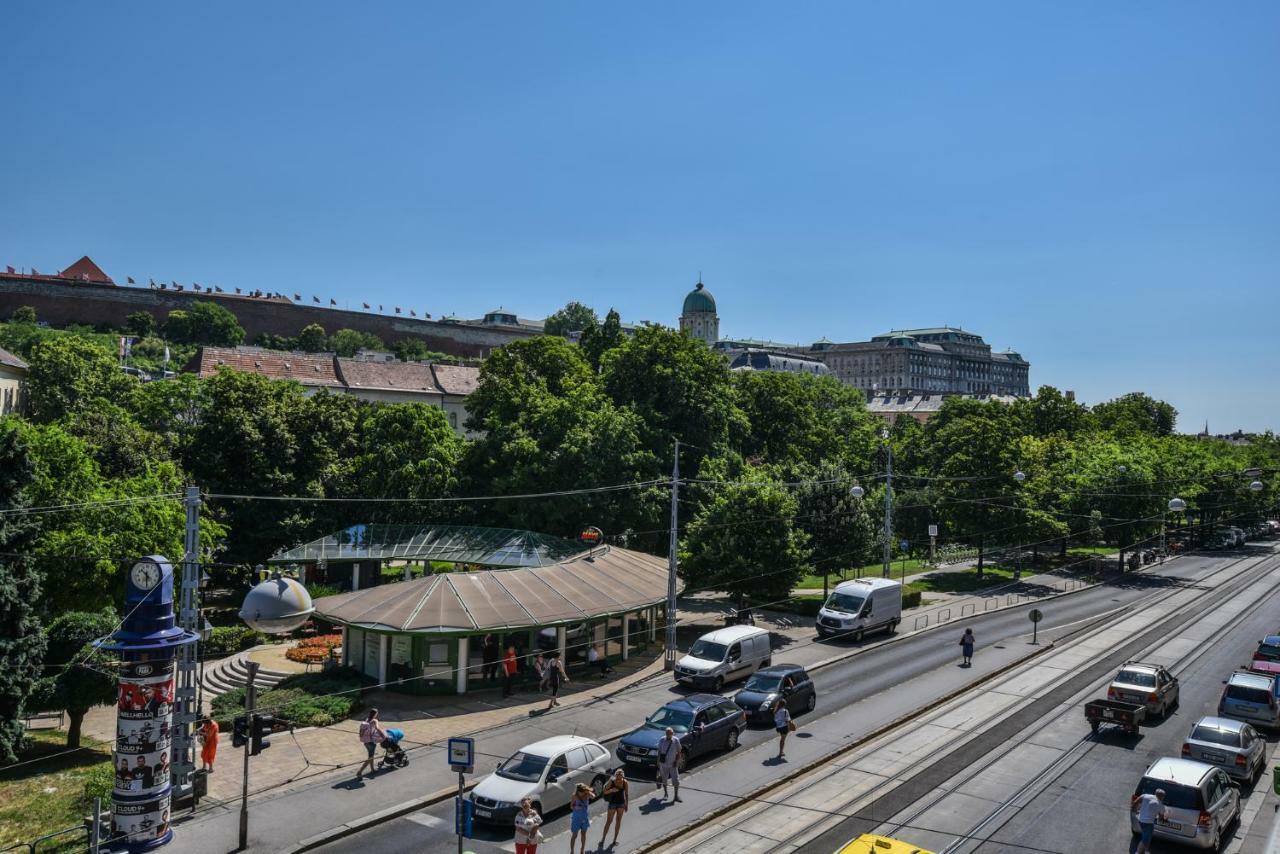 Castle Apartment With Panoramic Balcony Budapest Bagian luar foto
