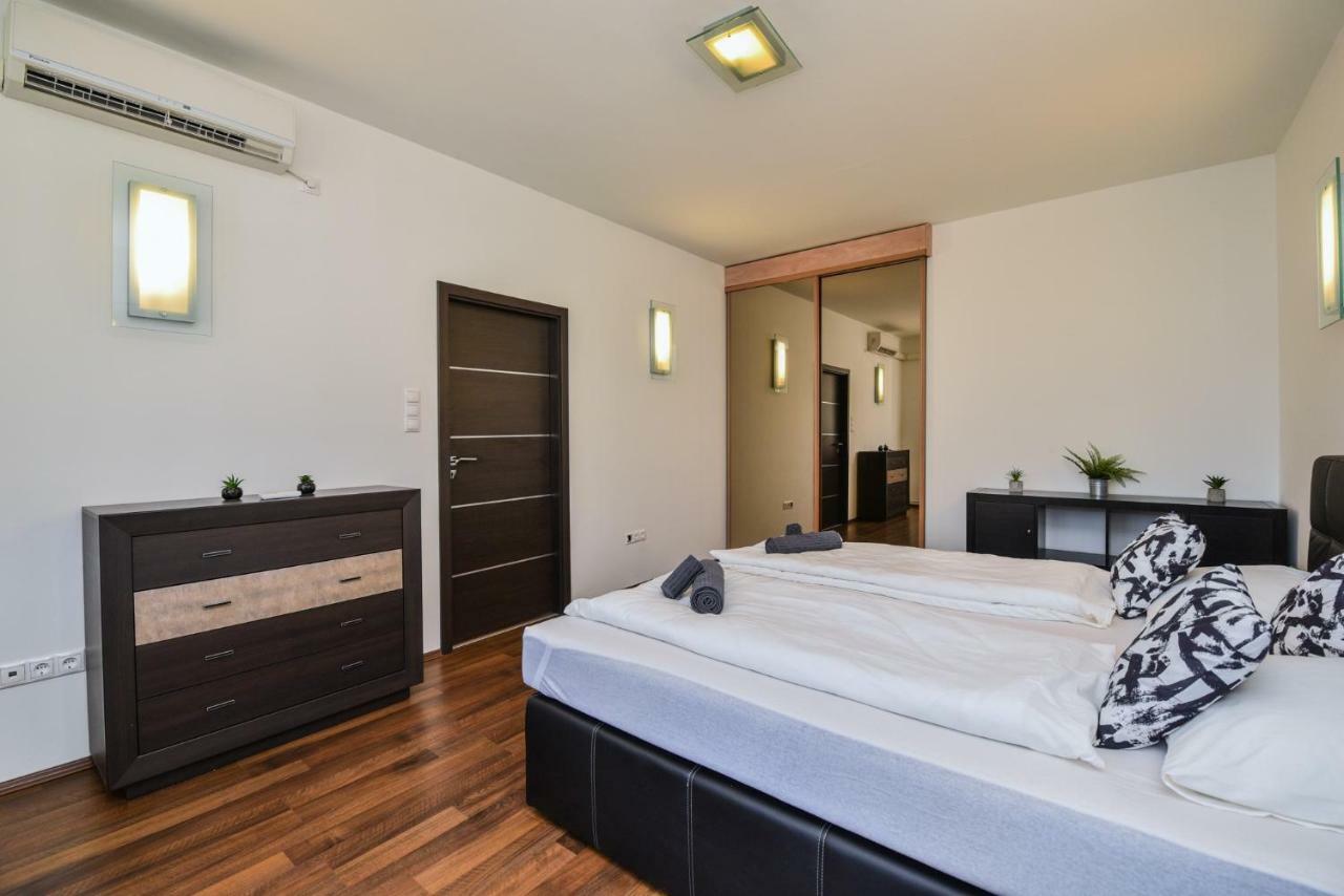 Castle Apartment With Panoramic Balcony Budapest Bagian luar foto